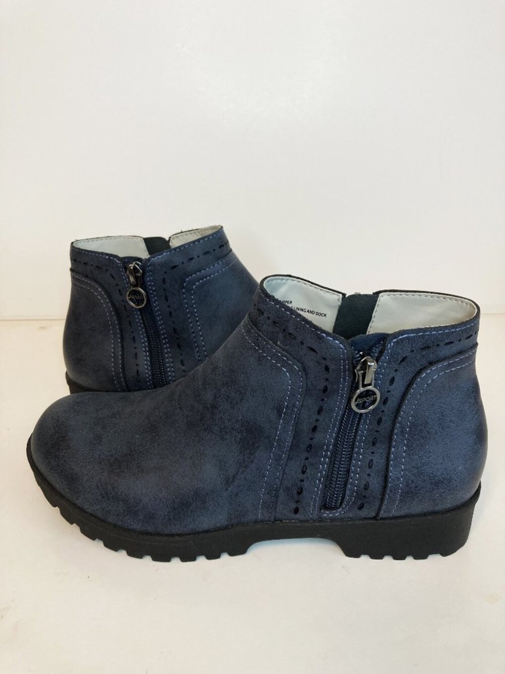 “J Sport Jenns Comfort Booties – All‑Day Support, Slip‑Resistant Sole” Size 8M